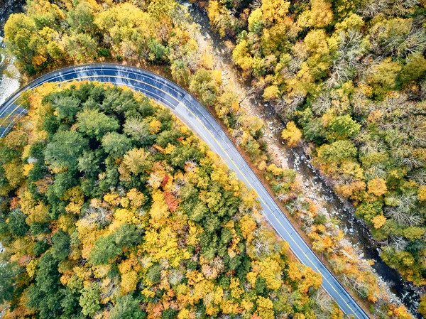 Scenic winding highway in autumn — Stock Photo, Image