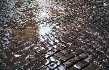 Roma 'da Cobblestone tuğla döşeli sokak