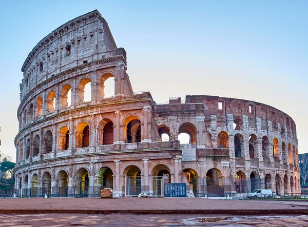 Colosseum at sunrise in Rome — Stock Photo, Image