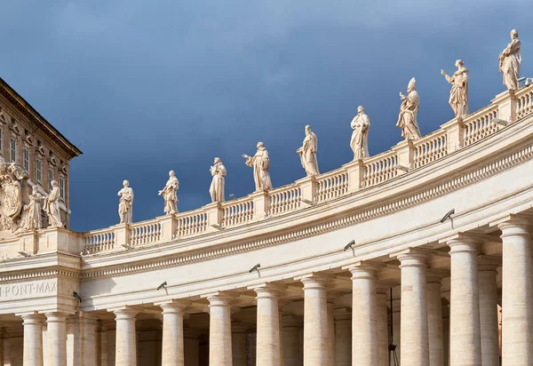 Szent Péter tér részletei Vatikánban — Stock Fotó