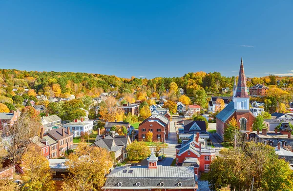Montpelier kasabası sonbaharda ufuk çizgisi, Vermont, ABD 