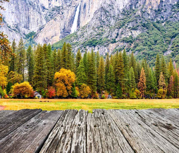 Yosemite Valley at cloudy autumn morning 