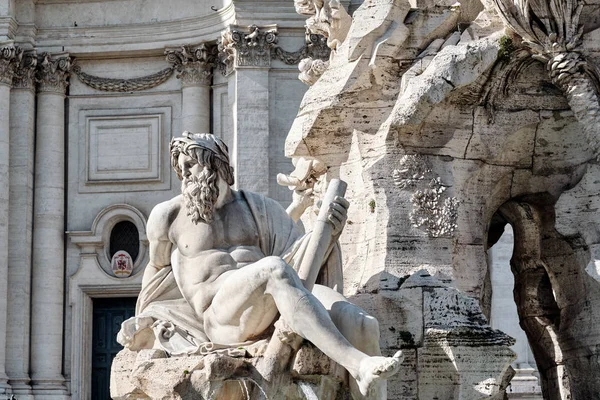 Fontána na náměstí Navona v Římě — Stock fotografie