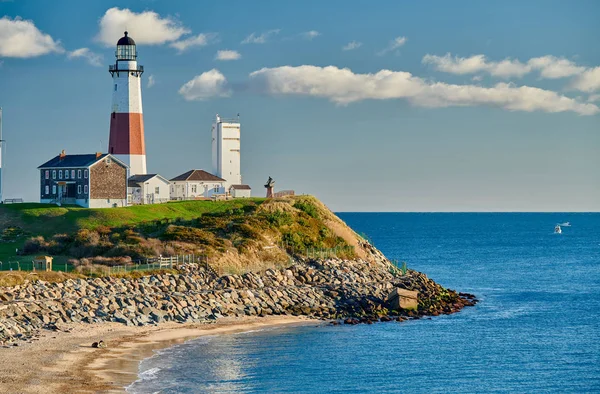 Montauk Lighthouse and beach — Stock Photo, Image