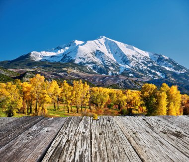 Colorado'da Sopris Dağı sonbahar manzara