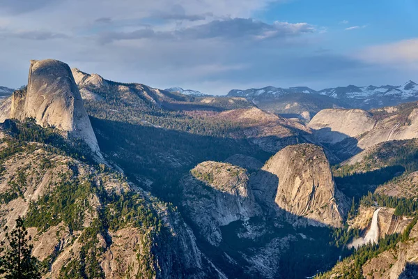 Parque Nacional Yosemite Valle paisaje de verano, Glacier Point — Foto de Stock