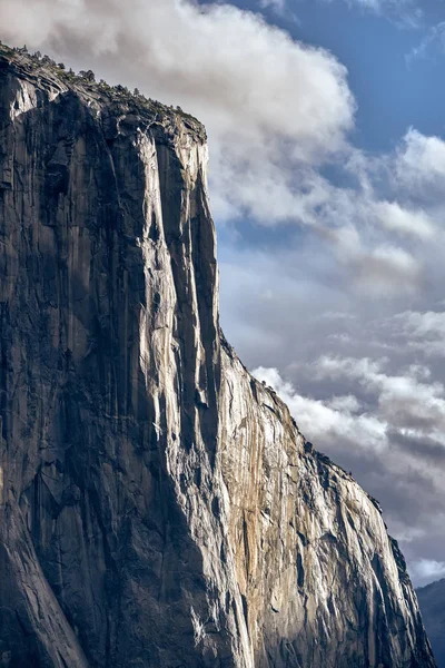 El Capitan rock w Parku Narodowym Yosemite — Zdjęcie stockowe