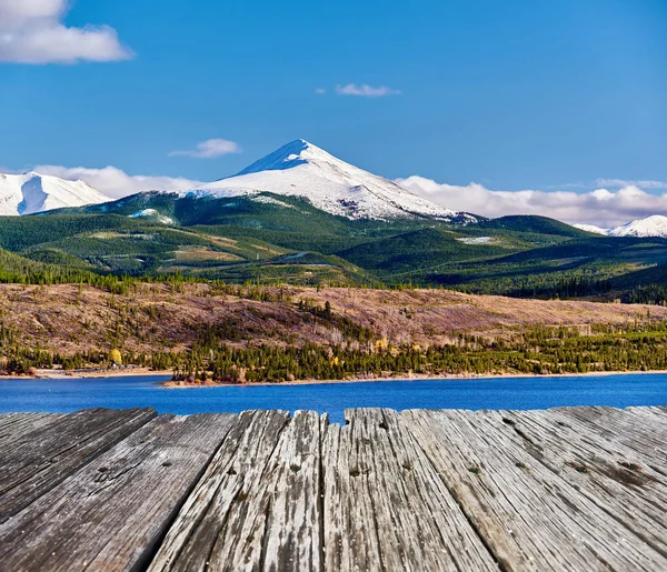Zbiornik Dillon i góry łabędzia. Góry skaliste, Kolorado — Zdjęcie stockowe