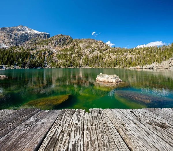 Lago Haiyaha, Montañas Rocosas, Colorado, EE.UU. . — Foto de Stock