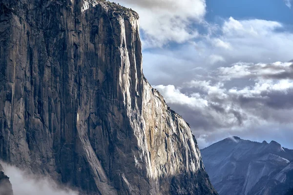 El Capitan szikla a Yosemite Nemzeti Parkban — Stock Fotó