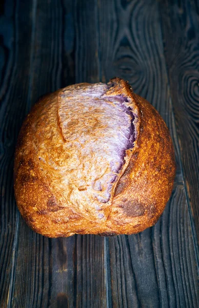 Pane Tartine Appena Sfornato Fatto Casa Tavolo Legno Scuro — Foto Stock