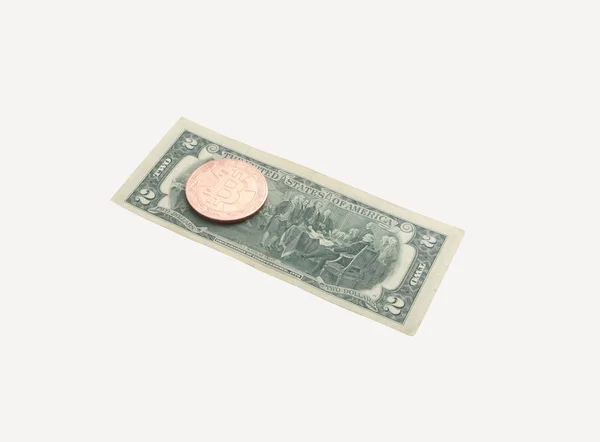 Πάνω Ένα Χαρτονόμισμα Δολάρια Νόμισμα Bitcoin Φωτογραφία Που Απομονώνονται Λευκό — Φωτογραφία Αρχείου