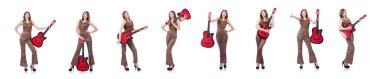 Leopar giysili kadın beyaz gitarlı.