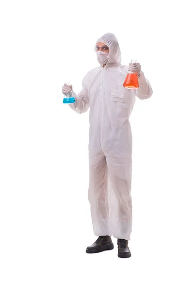 白い背部に隔離された有毒物質で働く化学者 — ストック写真