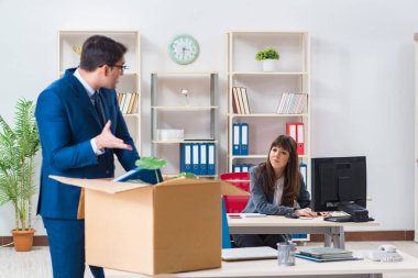 İşinden kovulan kişi.