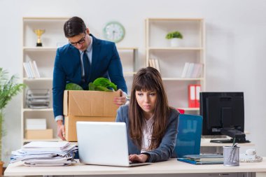 İşinden kovulan kişi.