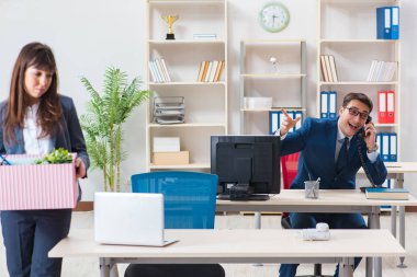 İşinden kovulan kişi.