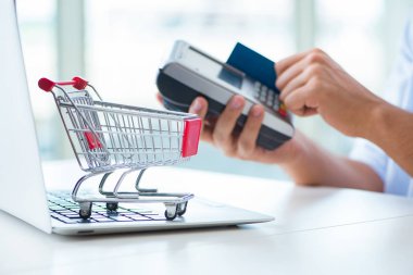 POS 'ta çevrimiçi satın alma için ödeme yapmak