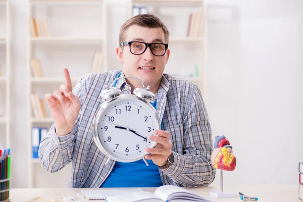 Medical student missing deadlines to complete assignment — Stock Photo, Image