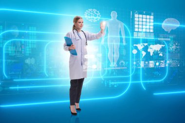 Teletıp fütüristik konseptinde kadın doktor.