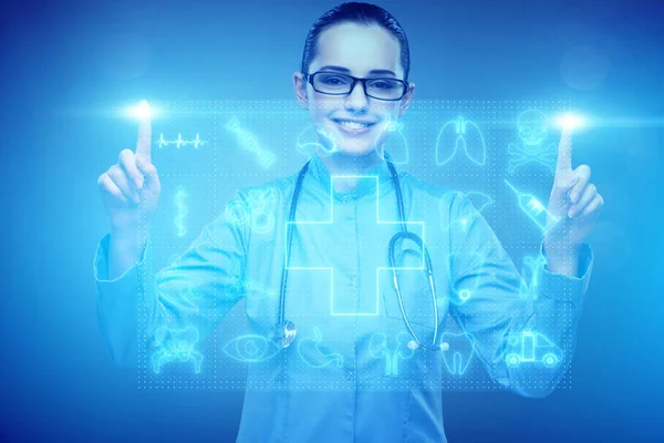 Medico donna in telemedicina concetto futuristico — Foto Stock