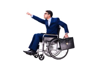 Beyaz arka plan üzerinde izole tekerlekli sandalye ile işadamı