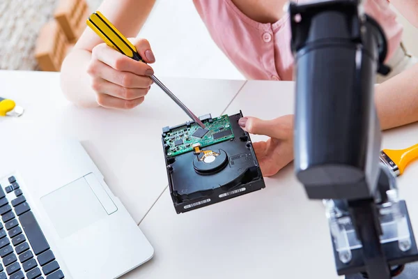 Hard drive repair and data recovery with restoration — Stock Photo, Image