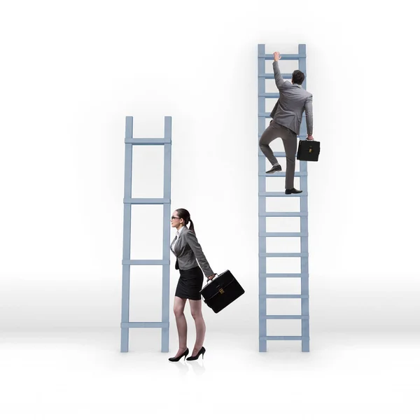 Begreppet ojämlika karriärmöjligheter för kvinnor — Stockfoto