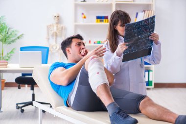 Spor oyuncusu yaralandıktan sonra doktoru ziyaret etti