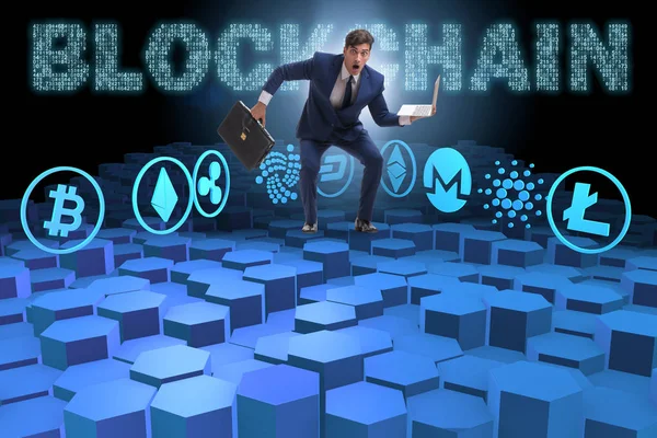 Çeşitli kripto para birimleri ve iş adamları kavramı