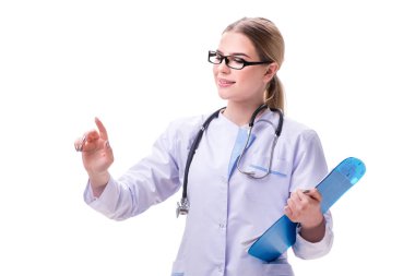 Genç kadın doktor beyaz arka planda izole edilmiş.