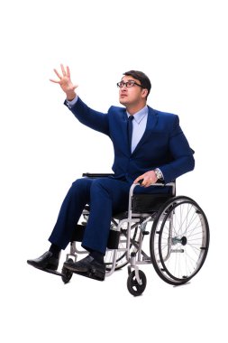 Beyaz arka plan üzerinde izole tekerlekli sandalye ile işadamı