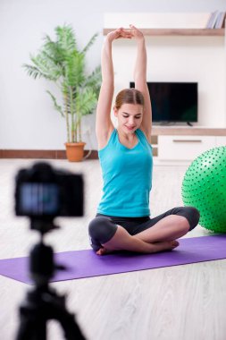 vlog için spor blogcusu kayıt videosu