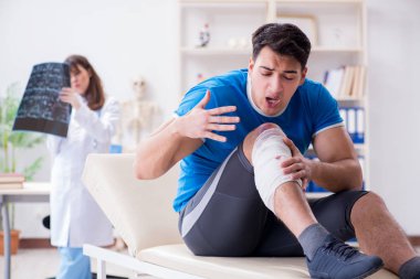 Spor oyuncusu yaralandıktan sonra doktoru ziyaret etti