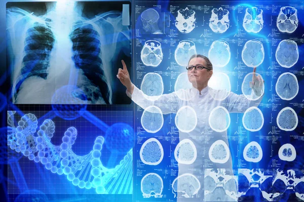 Woman doctor in telemedicine futuristic concept — Stock Photo, Image