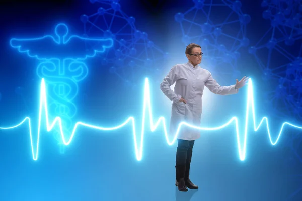 Kvinna läkare i telemedicin futuristiska koncept — Stockfoto