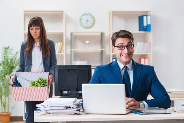 Person som fått sparken från sitt arbete — Stockfoto