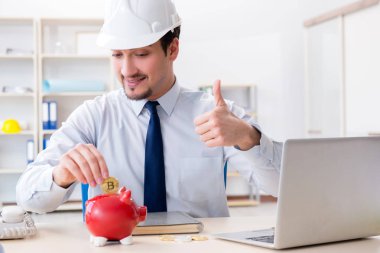 Bitcoin madencilik sektöründeki adam