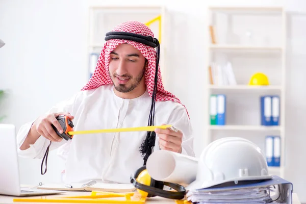 Arabisk Ingenjör Nytt Projekt — Stockfoto