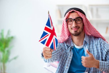 İngilizce öğrenen Arap öğrenci