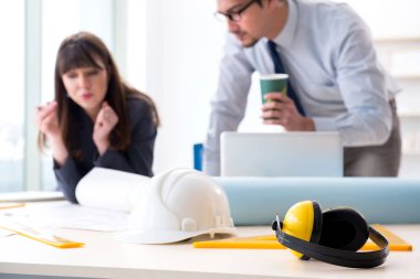 Mühendisler yeni proje üzerinde çalışıyorlar