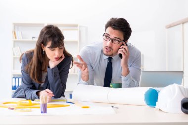 Mühendisler yeni proje üzerinde çalışıyorlar