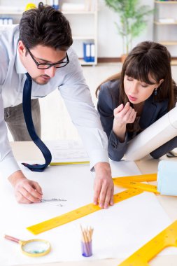 Mühendisler yeni proje üzerinde çalışıyorlar