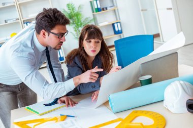 Mühendisler yeni proje üzerinde çalışıyorlar