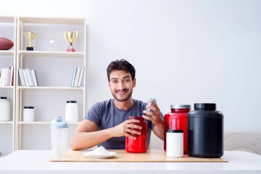 Sporcu daha iyi kaslar için yeni protein takviyeleri tadıyor