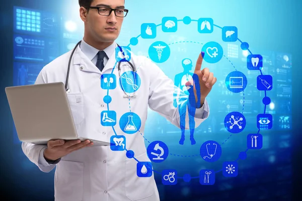 Concepto de telemedicina con el médico presionando botones virtuales —  Fotos de Stock