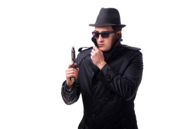 Beyaz arka planda izole edilmiş tabancalı bir casus.