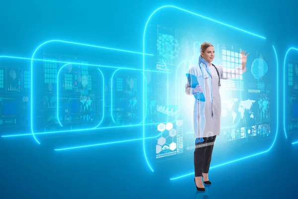 Kvinna läkare i telemedicin futuristiska koncept — Stockfoto