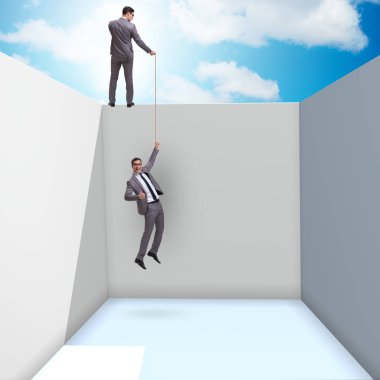 İş adamı, meslektaşının sorunlardan kaçmasına yardım ediyor