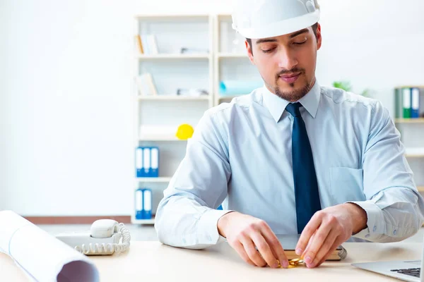 Man in bitcoin mining business concept — Stock Photo, Image